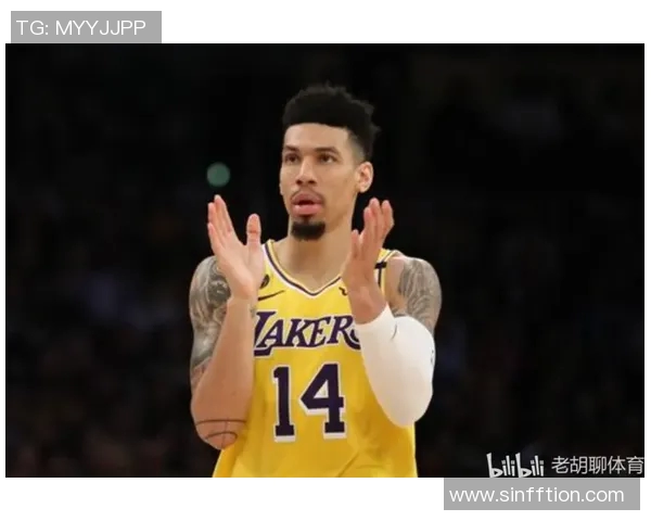 汉达诺维奇受伤未能出战下一场比赛,球迷担心球队战力大减 汉达诺维奇受伤未能出战下一场比赛,球迷担心球队战力大减