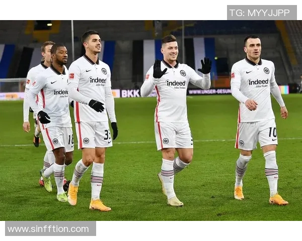 法兰克福主场4-1轻取霍芬海姆，强势登顶德甲积分榜